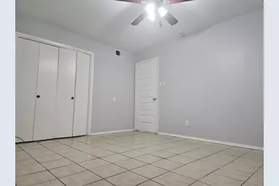 2305 Cottonwood Drive #B, Georgetown, TX 78628 - Photo 3