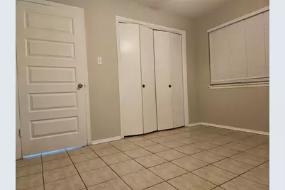 2305 Cottonwood Drive #B, Georgetown, TX 78628 - Photo 17