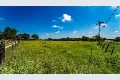 1331 E Cameron Avenue, Rockdale, TX 76567 - Photo 31