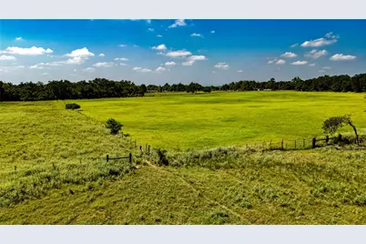 1331 E Cameron Avenue, Rockdale, TX 76567 - Photo 9