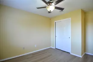 107 Adamae Ln, Hutto, TX 78634 - Photo 9