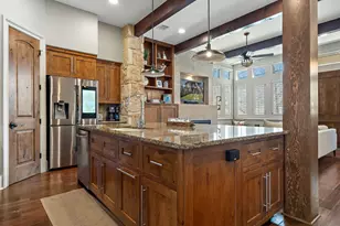 2002 Kinney Ave, Austin, TX 78704 - Photo 13