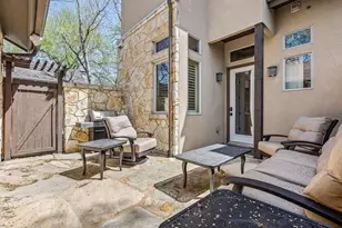 2002 Kinney Ave, Austin, TX 78704 - Photo 29