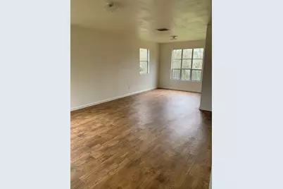 516 San Saba Street, Lockhart, TX 78644 - Photo 5