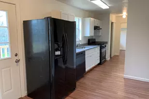 516 San Saba St, Lockhart, TX 78644 - Photo 7