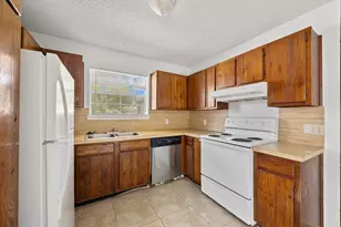 8711 Pineridge Dr, Austin, TX 78729 - Photo 11