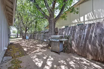 8711 Pineridge Drive, Austin, TX 78729 - Photo 23