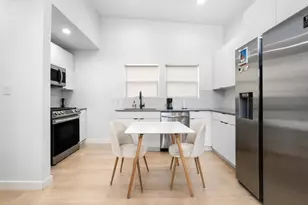 400 E 30th St, Austin, TX 78705 - Photo 7