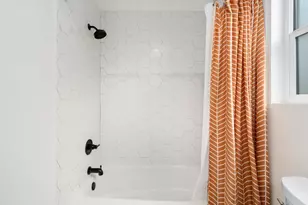 400 E 30th St, Austin, TX 78705 - Photo 19