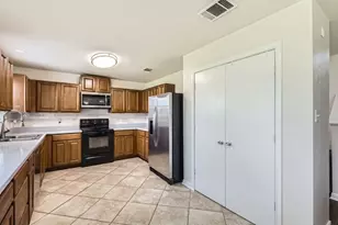 304 Wegstrom St, Hutto, TX 78634 - Photo 5