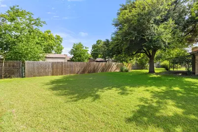 704 Brookwood Circle, Taylor, TX 76574 - Photo 35