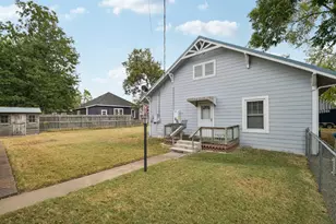 611 N Main St, Elgin, TX 78621 - Photo 33