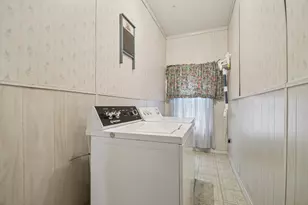 611 N Main St, Elgin, TX 78621 - Photo 29