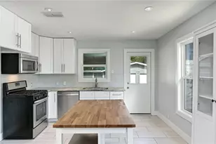 8318 Burrell Dr, Austin, TX 78757 - Photo 7