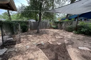 1200 Bentwood Rd, Austin, TX 78722 - Photo 15