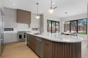 13701 Montview Dr, Austin, TX 78732 - Photo 11