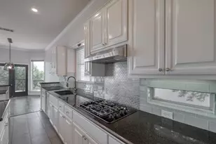 9215 Spicebrush Dr, Austin, TX 78759 - Photo 9