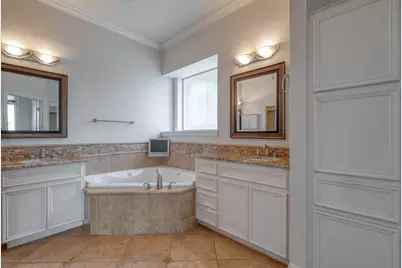 9215 Spicebrush Drive, Austin, TX 78759 - Photo 19