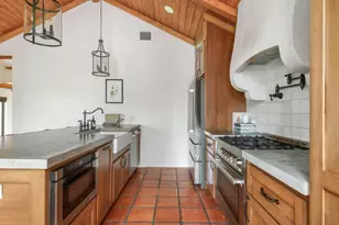 2519 E 4th St, Austin, TX 78702 - Photo 9