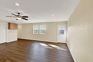 207 Oakwood Loop, San Marcos, TX 78666 - Photo 5