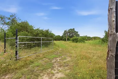 7020 Cr 211, Florence, TX 76527 - Photo 25