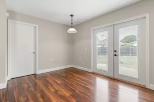 5220 Hutchinson Dr, Austin, TX 78723 - Photo 15