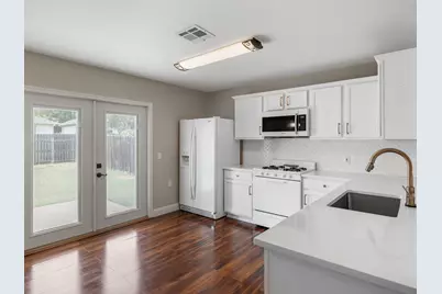 5220 Hutchinson Drive, Austin, TX 78723 - Photo 1