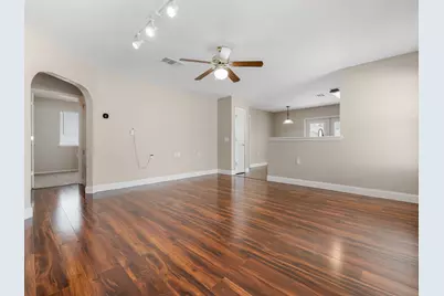 5220 Hutchinson Drive, Austin, TX 78723 - Photo 11