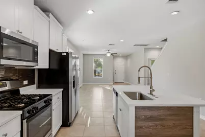 1702 Los Olivios Way, Austin, TX 78725 - Photo 9