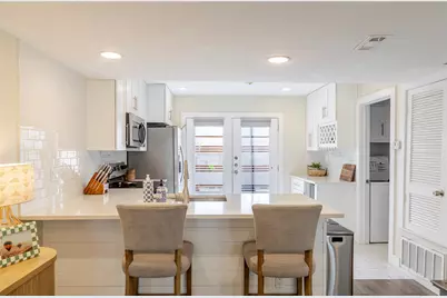 6410 Chimney Creek Circle #B, Austin, TX 78723 - Photo 5