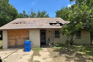 506 Forest Ct, Taylor, TX 76574 - Photo 1