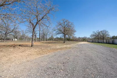661 Hidden Oak Road, Lockhart, TX 78616 - Photo 3