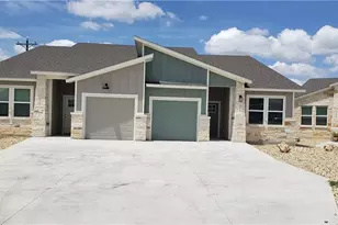 100 Everett Ct, Jarrell, TX 76537 - Photo 1