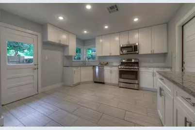 2011 Fortview Road, Austin, TX 78704 - Photo 11