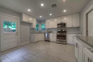 2011 Fort View Rd, Austin, TX 78704 - Photo 11