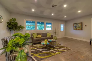 2011 Fort View Rd, Austin, TX 78704 - Photo 9