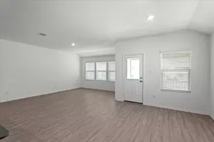 300 Jeffers, Kyle, TX 78640 - Photo 17