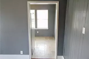 2317 E 2nd St, Austin, TX 78702 - Photo 15