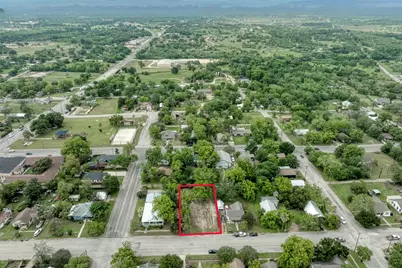 809 E Fannin Street, Luling, TX 78648 - Photo 11