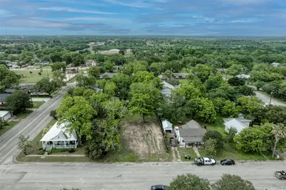 809 E Fannin Street, Luling, TX 78648 - Photo 7