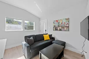 2201 Leon St, Austin, TX 78705 - Photo 7