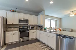 352 S Brook Dr, Leander, TX 78641 - Photo 7