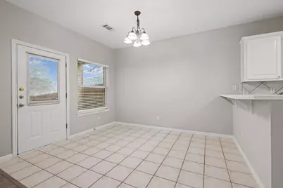 9804 Parliament House Road #B, Austin, TX 78729 - Photo 15