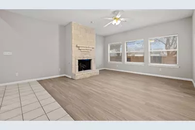 9804 Parliament House Road #B, Austin, TX 78729 - Photo 5