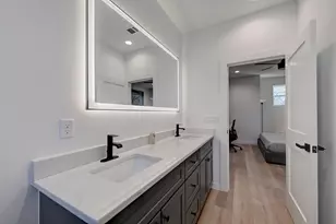 2220 Yellow Jacket Ln, Austin, TX 78741 - Photo 13