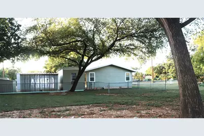 352 W Vaughan Street, Bertram, TX 78605 - Photo 9