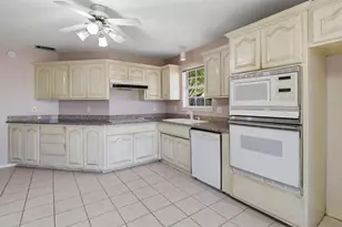 166 Turkey Run, Meadowlakes, TX 78654 - Photo 11