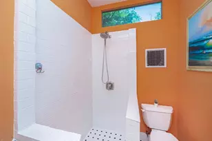 1159 Navasota St, Austin, TX 78702 - Photo 19
