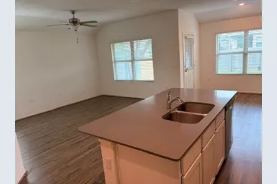 6917 Colorado Bluffs Road, Austin, TX 78744 - Photo 5