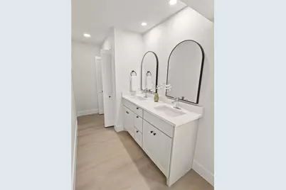 13210 Woodthorpe Street, Austin, TX 78729 - Photo 11